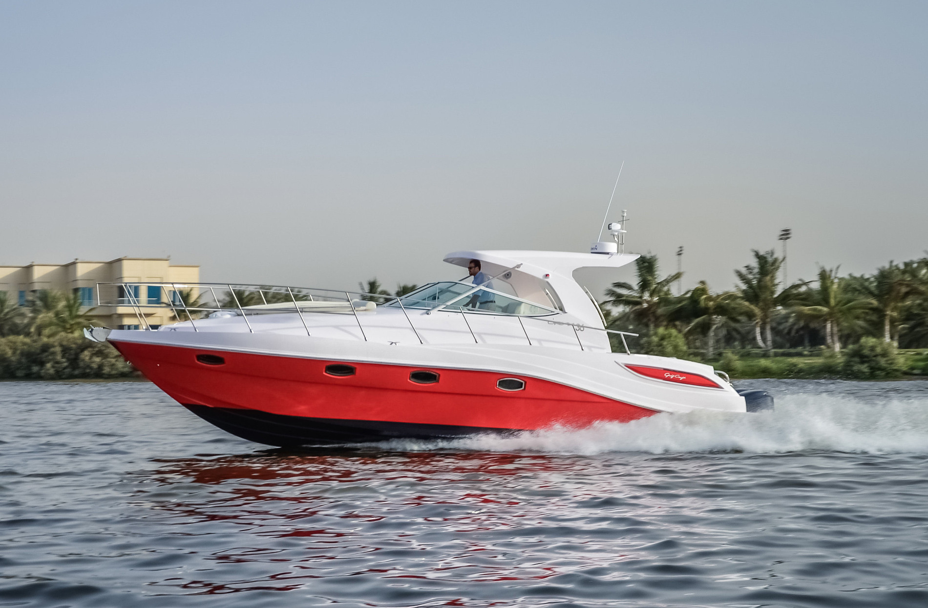 Oryx-Yachts-36-front-02